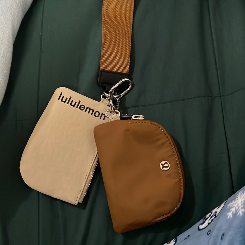 Lululemon dual pouch wristlet